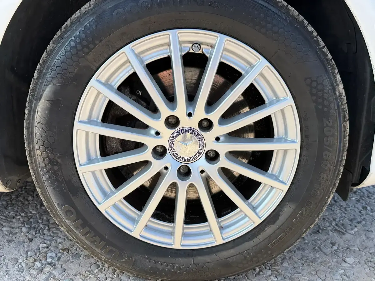 Used Mercedes C220 Executive 170 HP (125 kW) 2015 White Estate