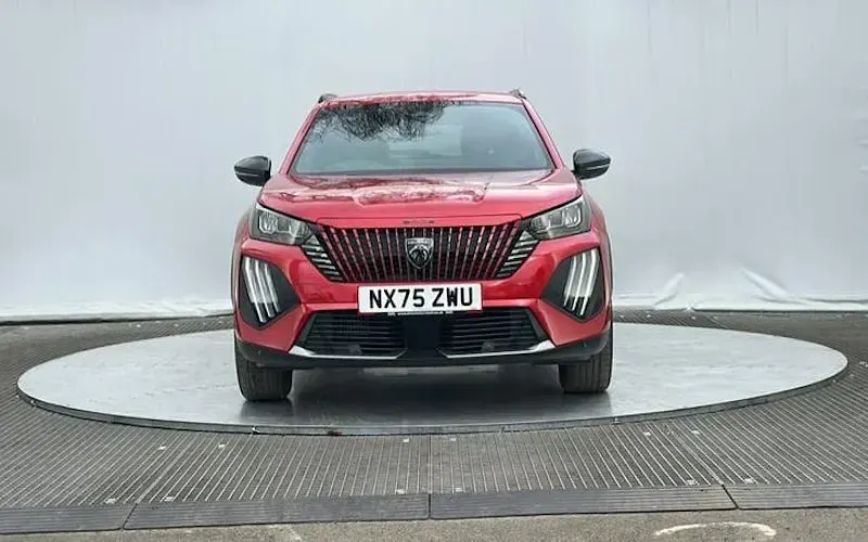 Used Peugeot 2008 Allure 101 HP (74 kW) 2024 Red SUV