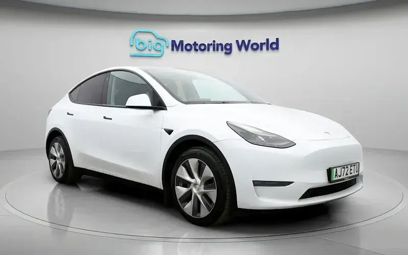 Used Tesla Model Y Long Range AWD 286 kW (389 HP) 2025 SUV