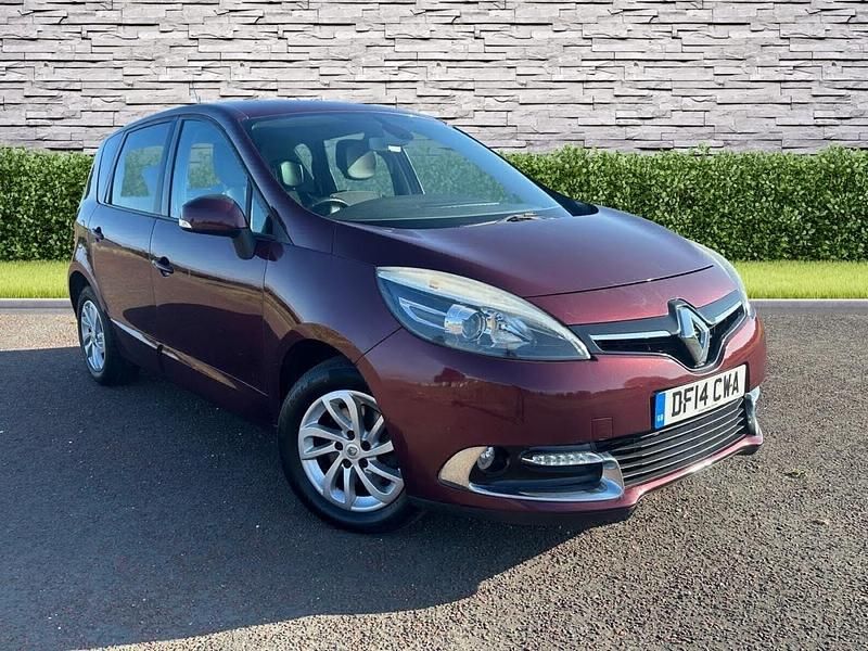 Red Used 2014 Renault Scénic III Dynamique MPV | £3,350 (Fair price) - Image 1/4