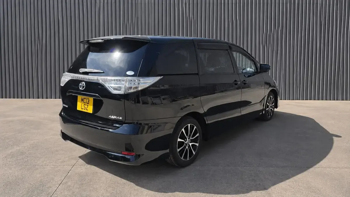 Used Toyota Estima 170 HP (125 kW) 2013 Black MPV