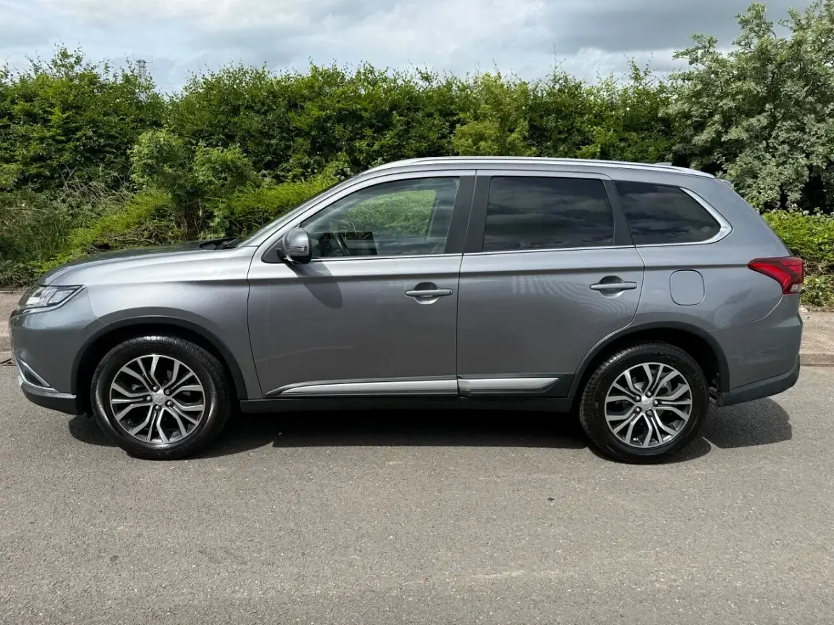Used Mitsubishi Outlander 147 HP (108 kW) 2018 Grey SUV