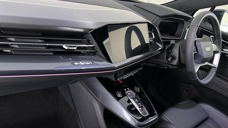 Used Audi Q4 e-tron S-Line 210 kW (286 HP) 2024 Purple SUV