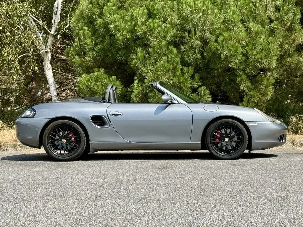 Used Porsche 986 Boxster 252 HP (185 kW) 2001 Grey Cabriolet