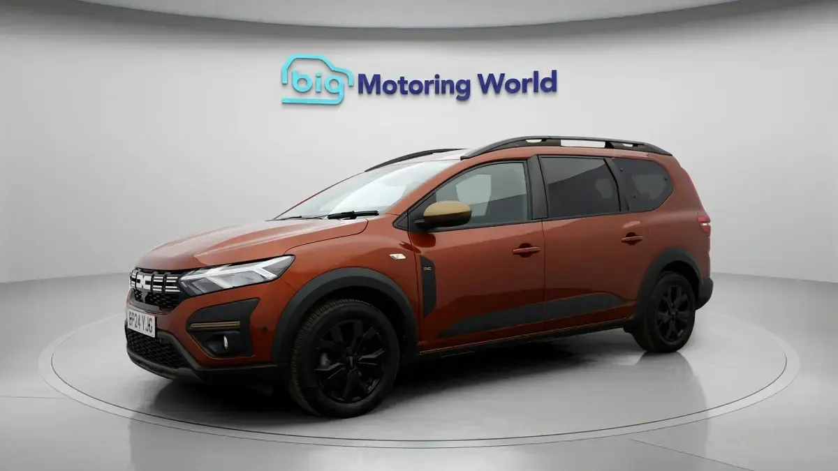 Used Dacia Jogger Extreme 140 HP (102 kW) 2024 Brown MPV