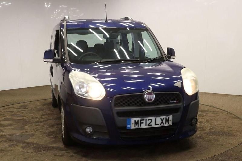 Used Fiat Doblò 105 HP (77 kW) 2012 Blue MPV