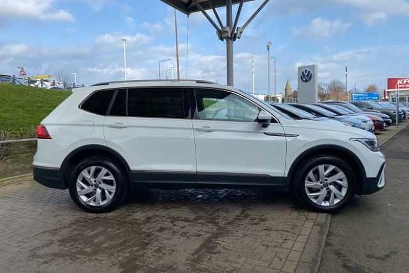 Used VW Tiguan Allspace Life 150 HP (110 kW) 2022 White SUV