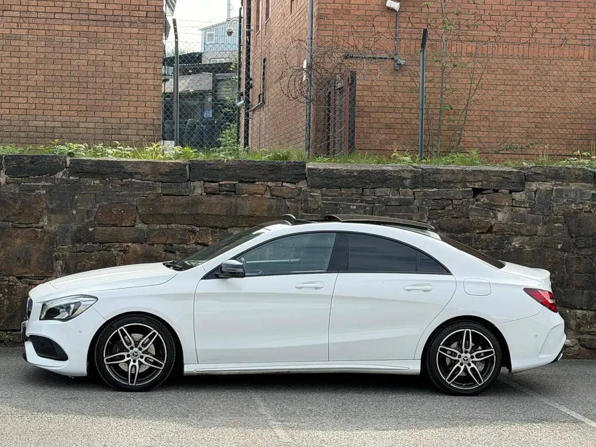 Used Mercedes CLA220 AMG line 177 HP (130 kW) 2018 White Sedan
