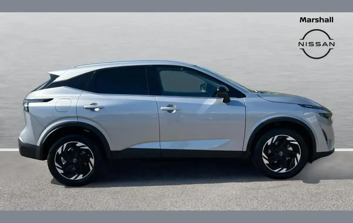 New Nissan Qashqai N-Connecta 138 HP (101 kW) 2026 Silver SUV