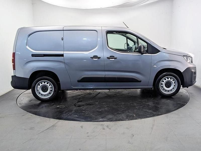 Used Peugeot Partner Premium 102 HP (75 kW) 2023 Grey MPV