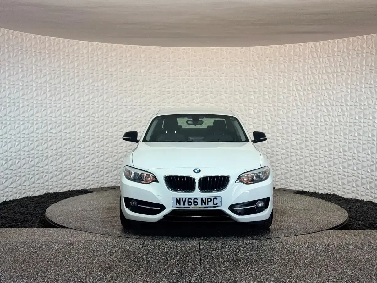 Used BMW 218 Sport Line 2016 White Coupe
