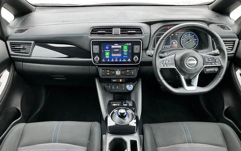 Used Nissan Leaf N-Connecta 110 kW (150 HP) 2024 White Hatchback