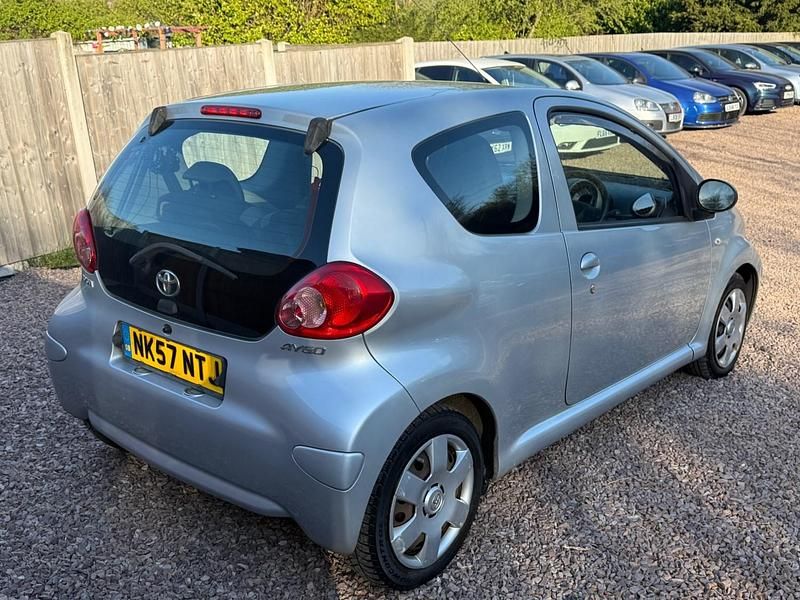 Used Toyota Aygo 67 HP (49 kW) 2007 Silver Hatchback