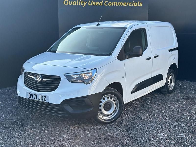 Used Vauxhall Combo 100 HP (73 kW) 2021 White MPV
