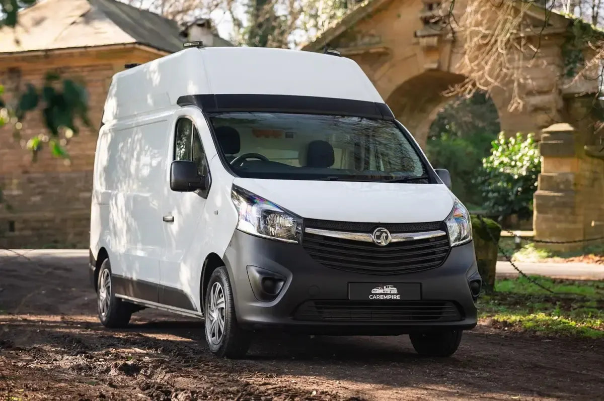 Used Vauxhall Vivaro 125 HP (91 kW) 2019 White MPV