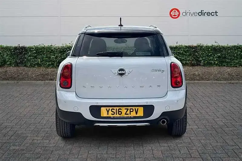 Used Mini Cooper D Countryman 112 HP (82 kW) 2016 White SUV