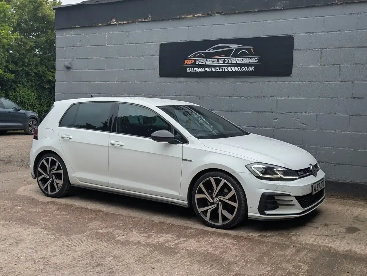 Used VW Golf VII GTD 184 HP (135 kW) 2017 White Hatchback
