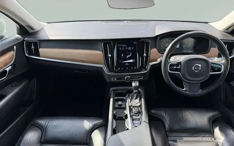 Used Volvo S90 Inscription 190 HP (139 kW) 2019 Silver Sedan