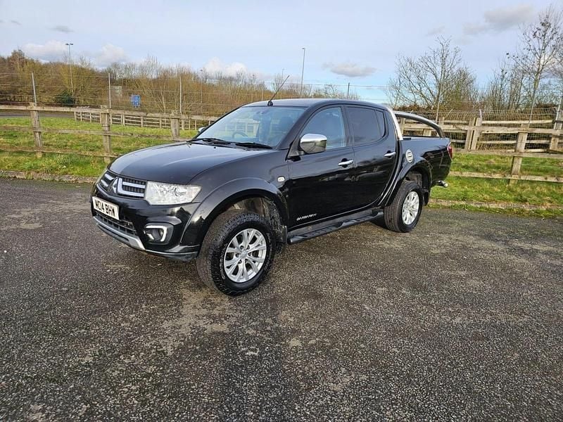 Used Mitsubishi L200 176 HP (129 kW) 2014 Black Pickup