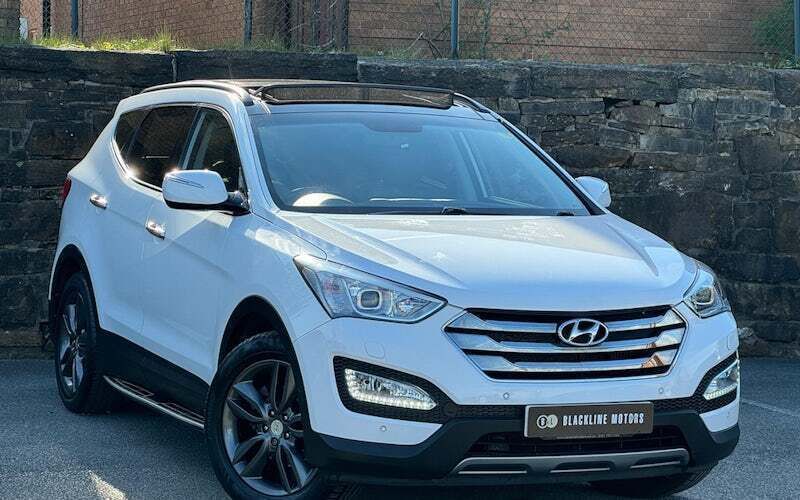 Used 2015 Hyundai Santa Fe Premium SE SUV | £12,495 (Fair price) - Image 1/4