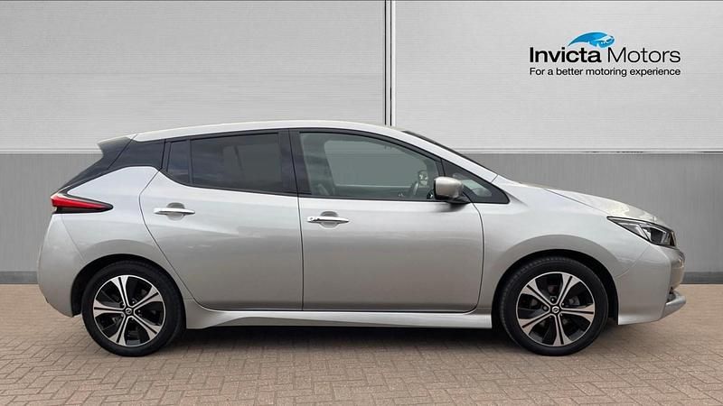 Used Nissan Leaf Tekna 110 kW (150 HP) 2019 Silver Hatchback