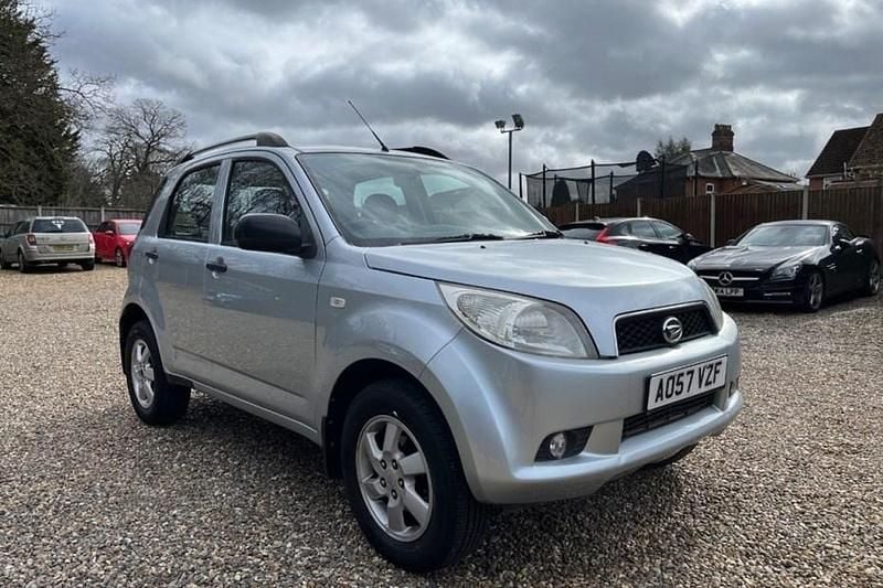 Used Daihatsu Terios 105 HP (77 kW) 2007 Silver SUV