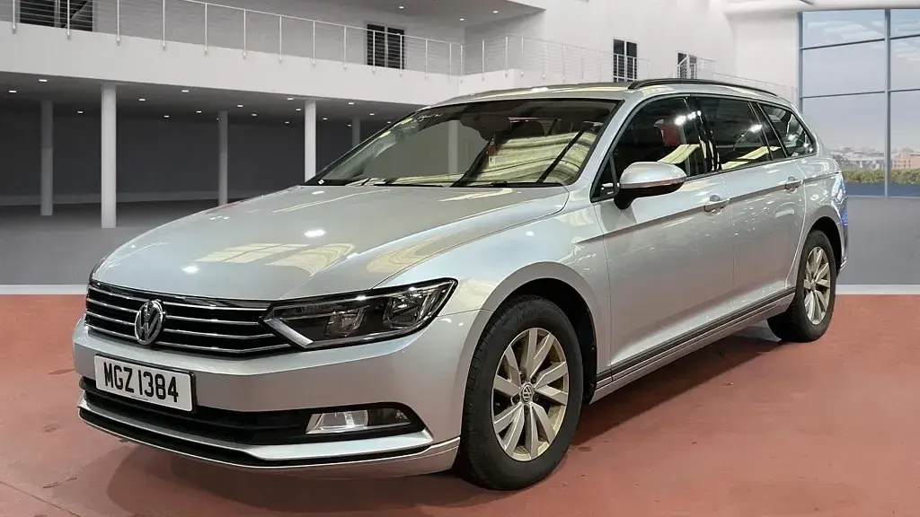 Begagnad VW Passat S 150 HK (110 kW) 2019 Silver Kombi