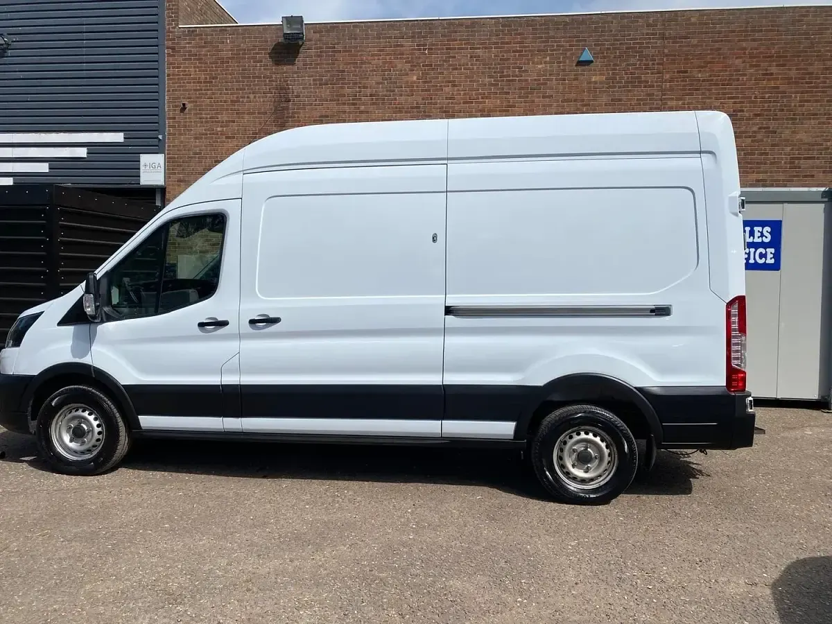 Used Ford Transit 130 HP (95 kW) 2021 White Van