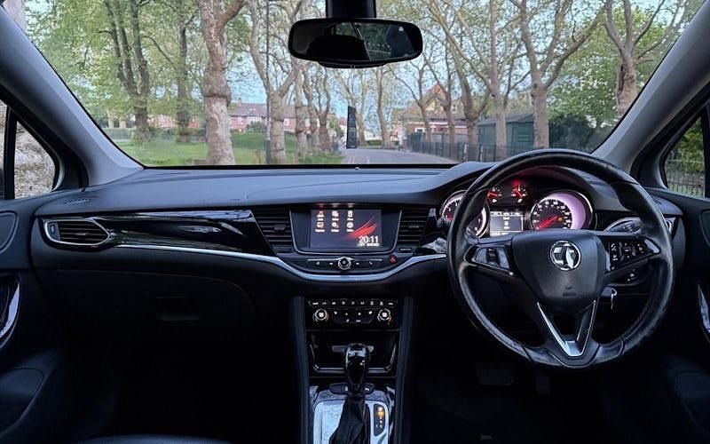 Second-hand Vauxhall Astra Elite 150 CP (110 kW) 2017 Negru Hatchback