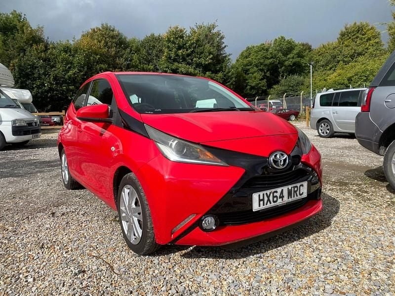 Red Used 2014 Toyota Aygo x-press Hatchback | £3,995 (Fair price) - Image 1/4