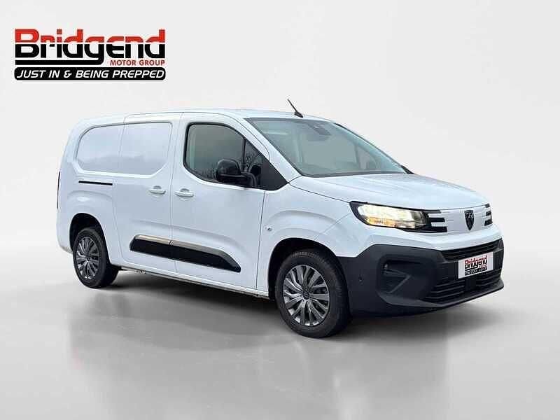 White Used 2024 Peugeot Partner MPV | £17,999 (Expensive) - Image 1/4