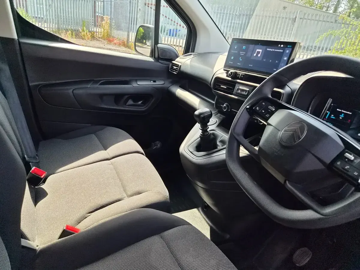 Used Citroën Berlingo 100 HP (73 kW) 2024 Grey MPV