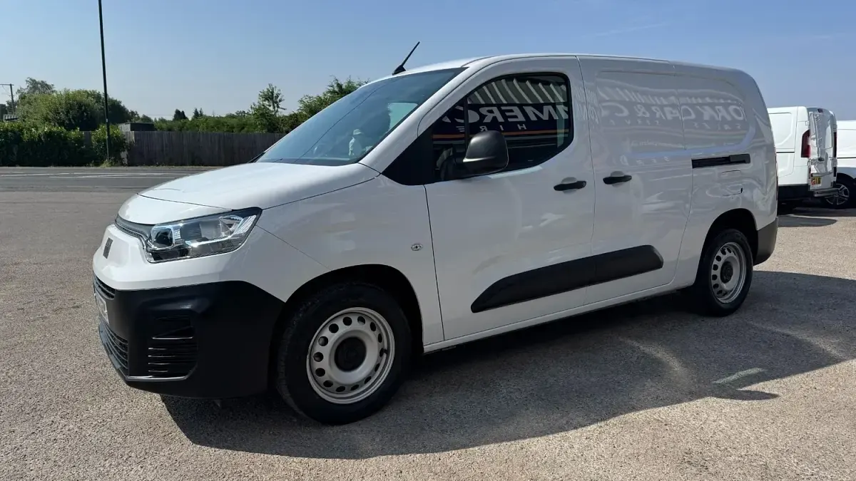 Used Fiat Doblò S 2024 White MPV