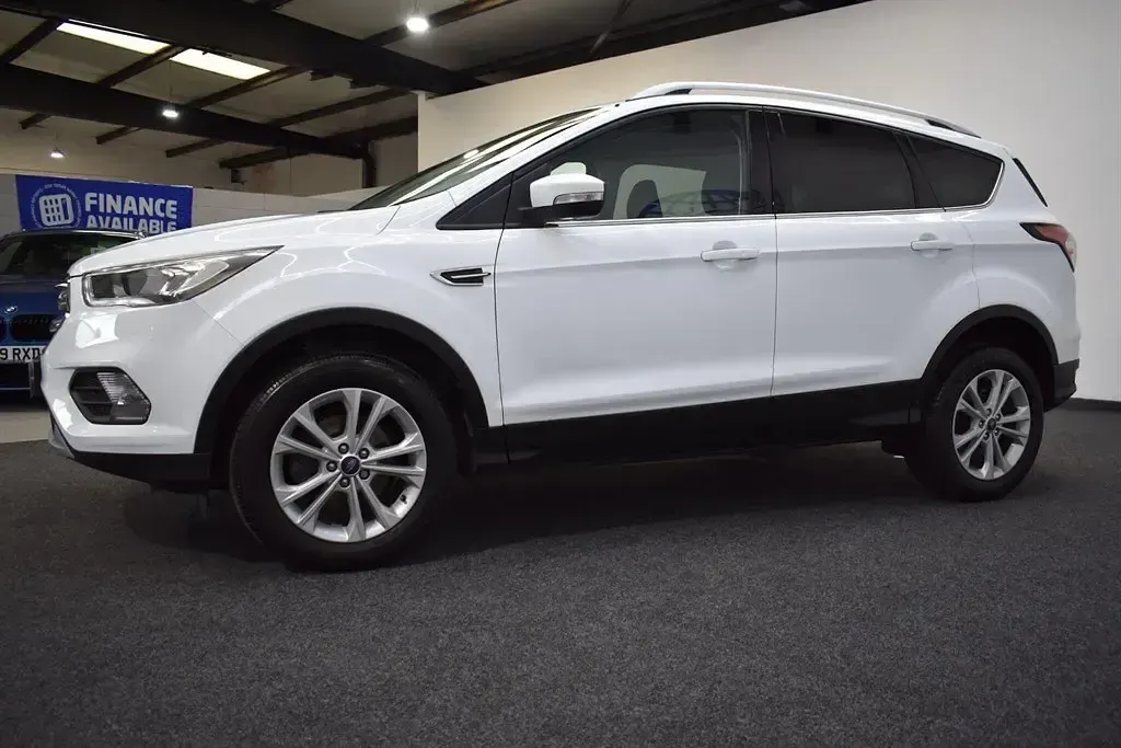 Second-hand Ford Kuga Titanium 150 CP (110 kW) 2017 Alb SUV