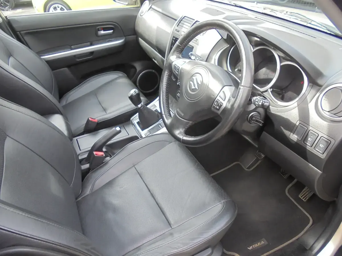 Used Suzuki Grand Vitara SZ5 2012 Beige SUV