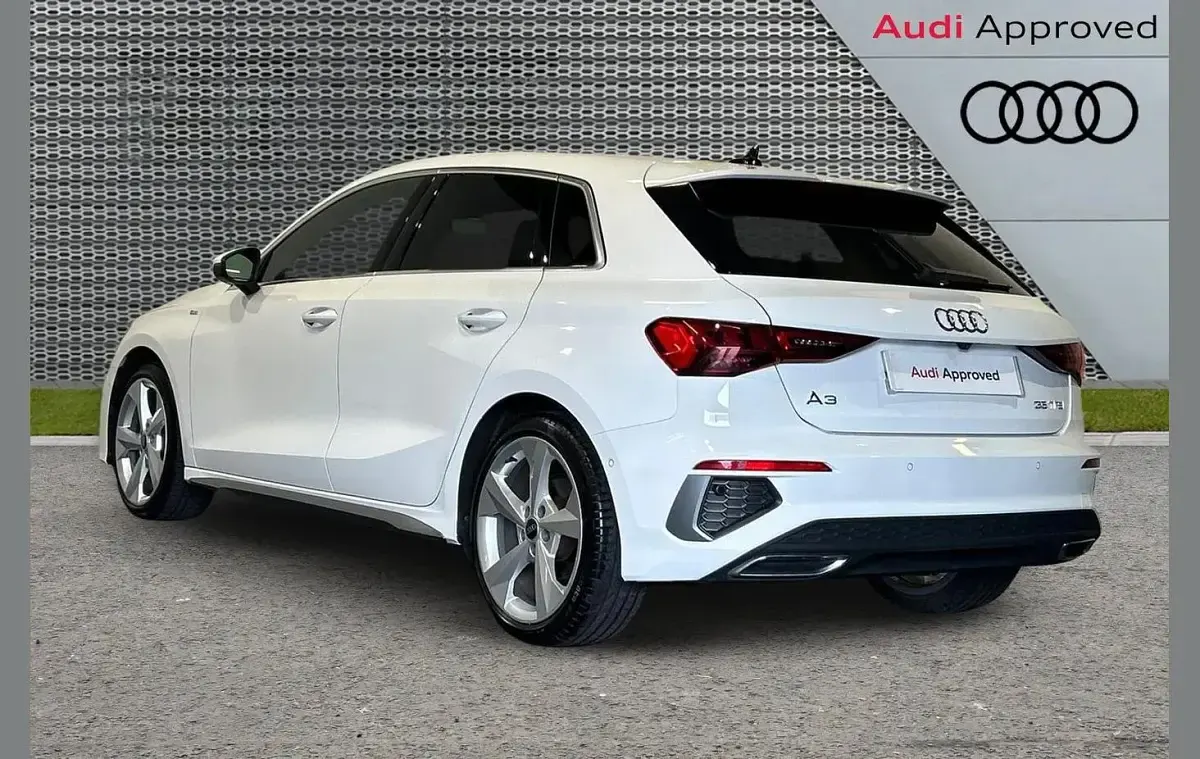Used Audi A3 S-Line 147 HP (108 kW) 2023 White Sedan