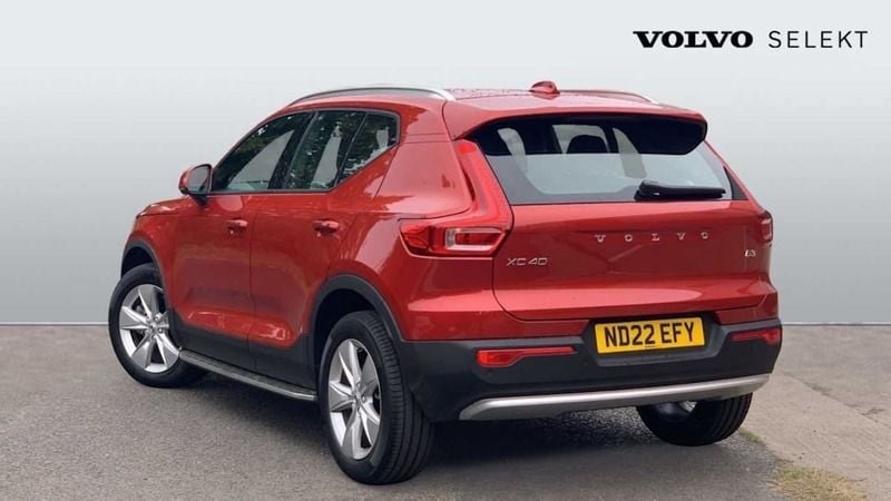 Used Volvo XC40 Core 161 HP (118 kW) 2022 Red SUV