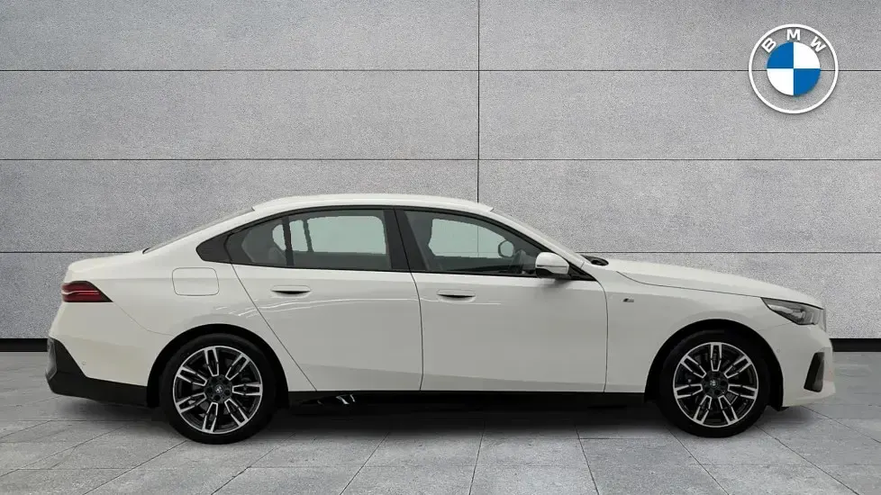 Used BMW i5 M Sport 250 kW (340 HP) 2024 White Sedan
