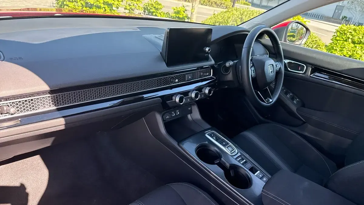 Käytetty Honda Civic Elegance 184 HP (135 kW) 2024 Punainen Viistoperä