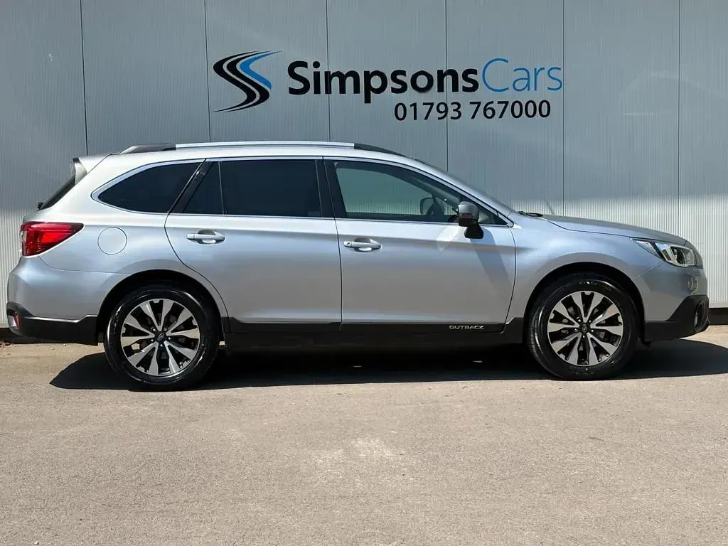 Used Subaru Outback Premium 175 HP (128 kW) 2017 Silver Estate