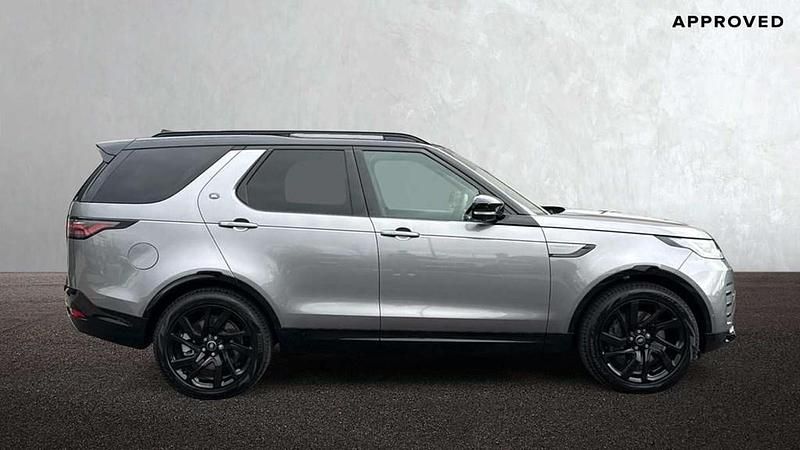 Usado Land Rover Discovery 5 SE Dynamic 344 CV (253 kW) 2025 Gris SUV