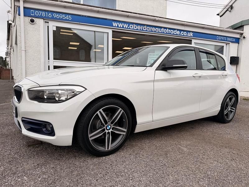 Used BMW 118 Sport Line 2018 White Hatchback