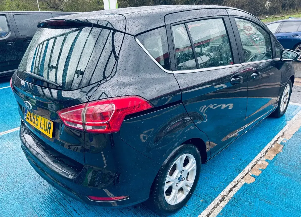 Usado Ford B-MAX Zetec 2015 Preto Monovolume