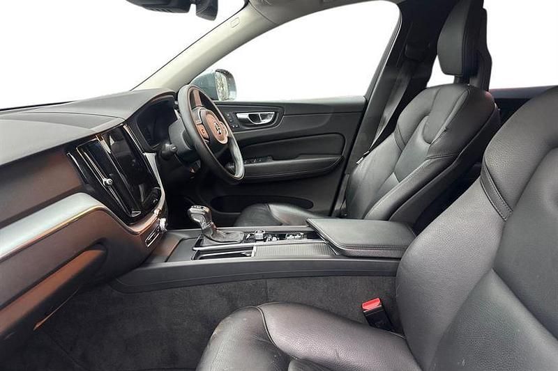 Used Volvo XC60 Momentum 190 HP (139 kW) 2017 Grey SUV