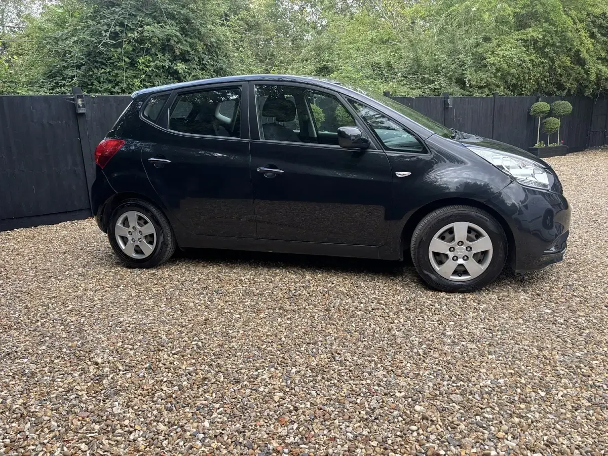 Used Kia Venga Air 90 HP (66 kW) 2016 Black Hatchback
