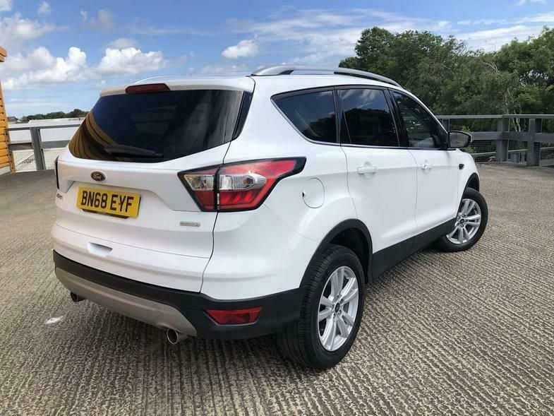 Second-hand Ford Kuga Zetec 120 CP (88 kW) 2018 Alb SUV