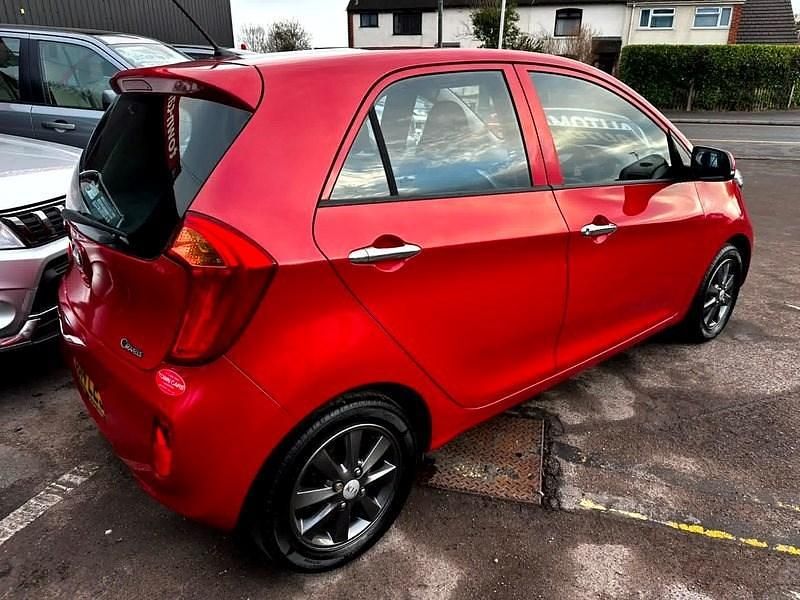 Used Kia Picanto 84 HP (61 kW) 2014 Red Hatchback