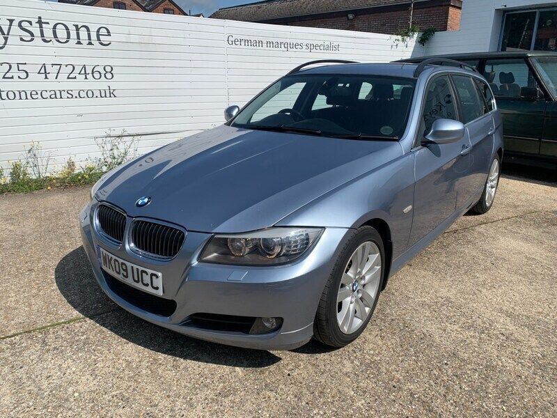 Blue Used 2009 BMW 330 Estate | £4,495 (Super price) - Image 1/4