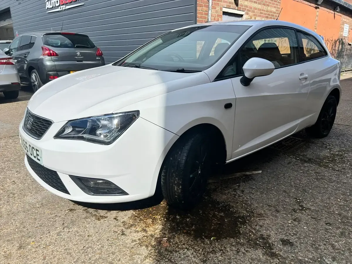 Used Seat Ibiza SE Technology 90 HP (66 kW) 2016 White Hatchback