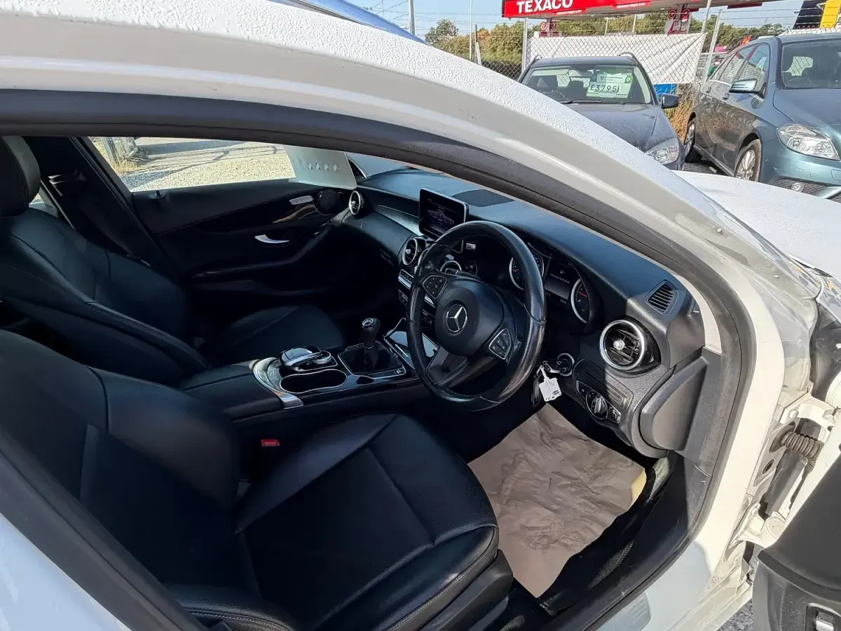 Used Mercedes C220 Executive 170 HP (125 kW) 2015 White Estate